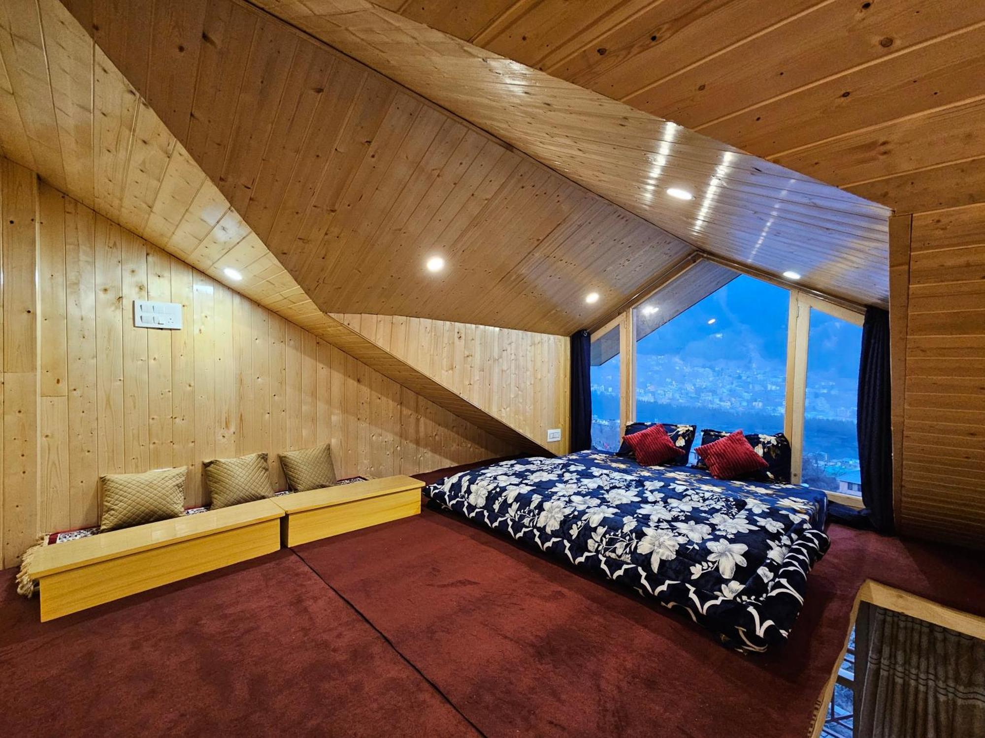 The Pineapple Home Manāli Exteriör bild